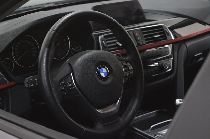 BMW SERIE 3 F30 LCI2 2017 - Photo n°9