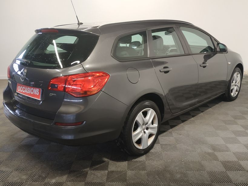 OPEL ASTRA SPORTS TOURER 2011 - Photo n°3
