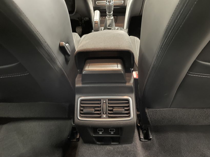 RENAULT MEGANE IV BERLINE 2022 - Photo n°32