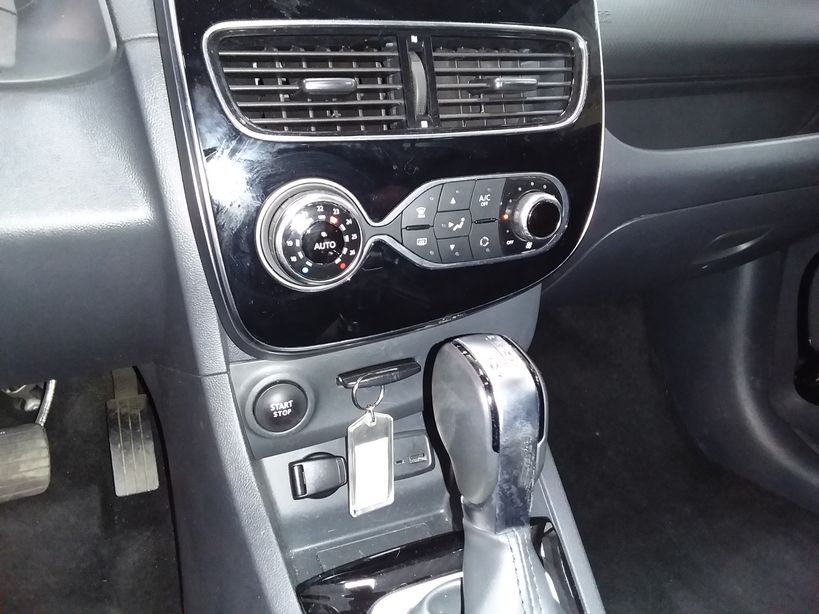 RENAULT CLIO IV 2018 - Photo n°18