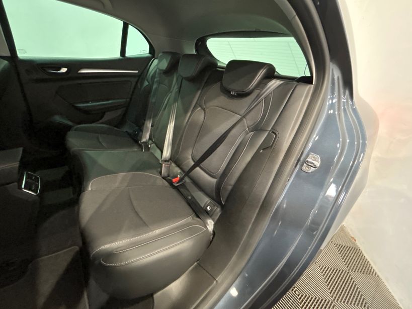 RENAULT MEGANE IV BERLINE 2021 - Photo n°10