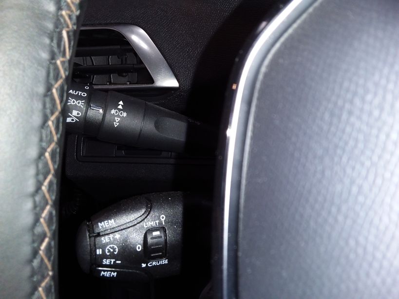 PEUGEOT 3008 2019 - Photo n°15