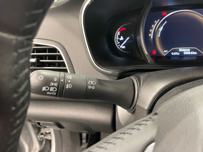 RENAULT MEGANE IV BERLINE BUSINESS 2020 - Photo n°14