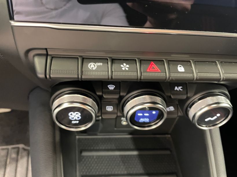 RENAULT CAPTUR 2023 - Photo n°20