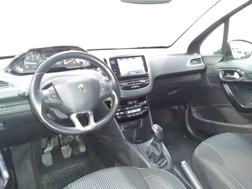 PEUGEOT 208 2018 - Photo n°8