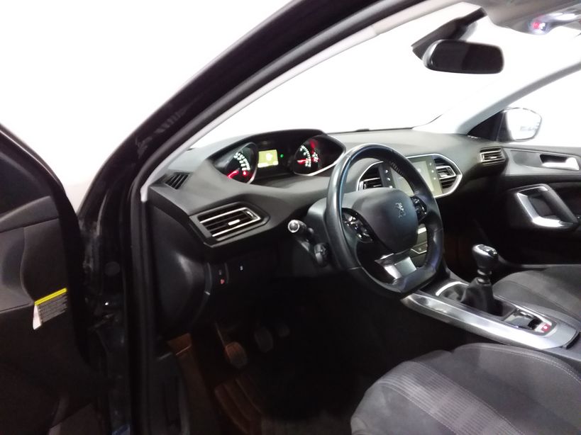 PEUGEOT 308 2020 - Photo n°20