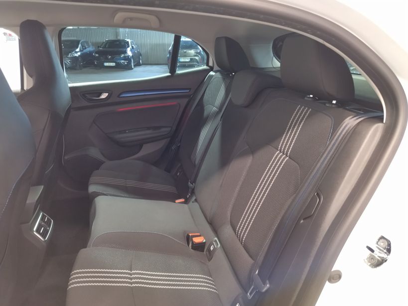 RENAULT MEGANE IV BERLINE 2020 - Photo n°18