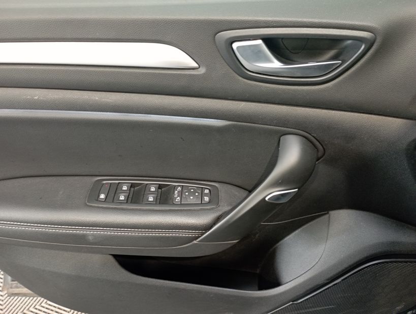 RENAULT MEGANE IV BERLINE 2021 - Photo n°29