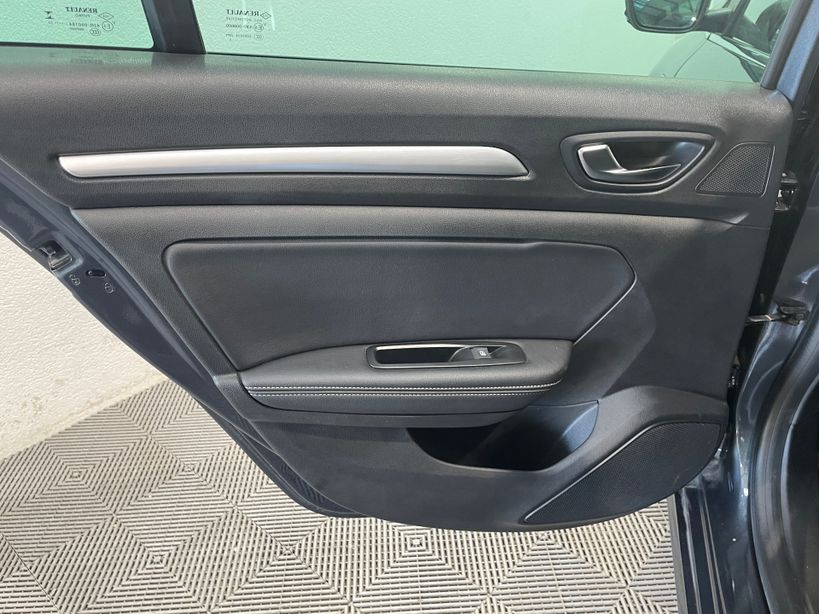 RENAULT MEGANE IV ESTATE 2023 - Photo n°17