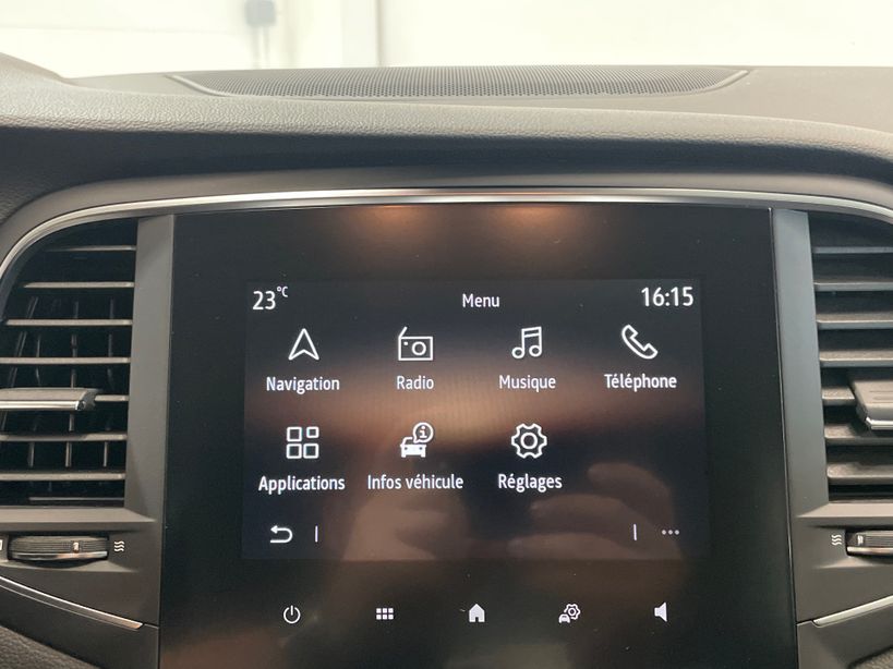 RENAULT MEGANE IV BERLINE 2021 - Photo n°16