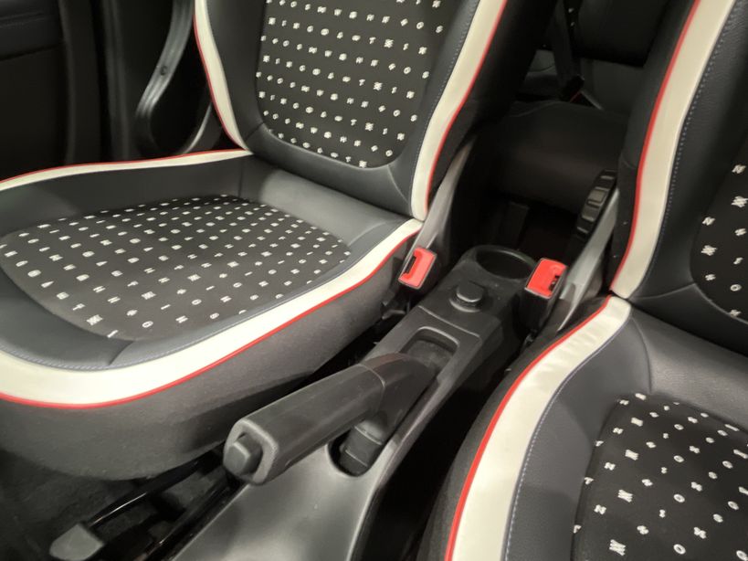 RENAULT TWINGO III 2020 - Photo n°20