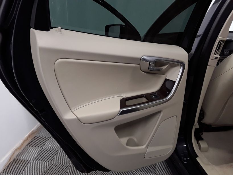 VOLVO XC60 BUSINESS 2017 - Photo n°16