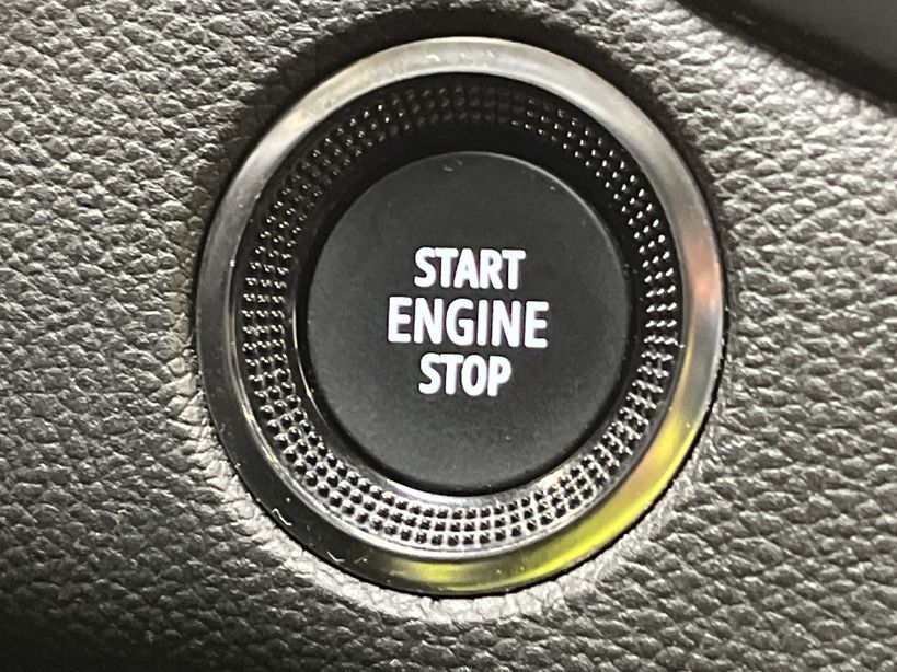 RENAULT MEGANE IV BERLINE 2021 - Photo n°30