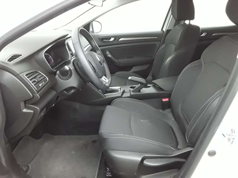 RENAULT MEGANE IV BERLINE 2021 - Photo n°11