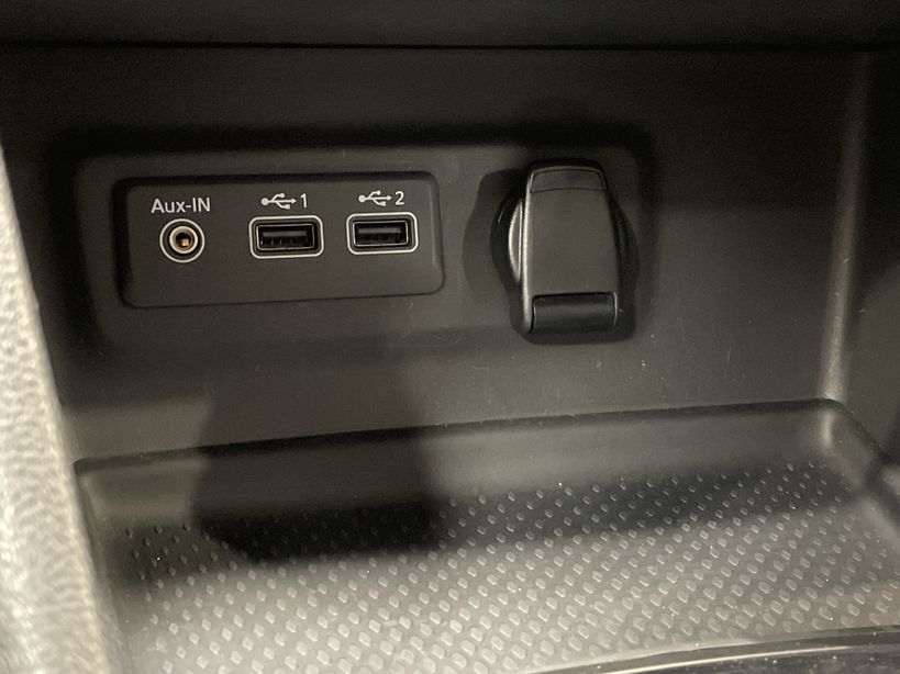 RENAULT MEGANE IV BERLINE 2022 - Photo n°17