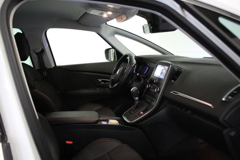 RENAULT SCENIC IV 2018 - Photo n°6