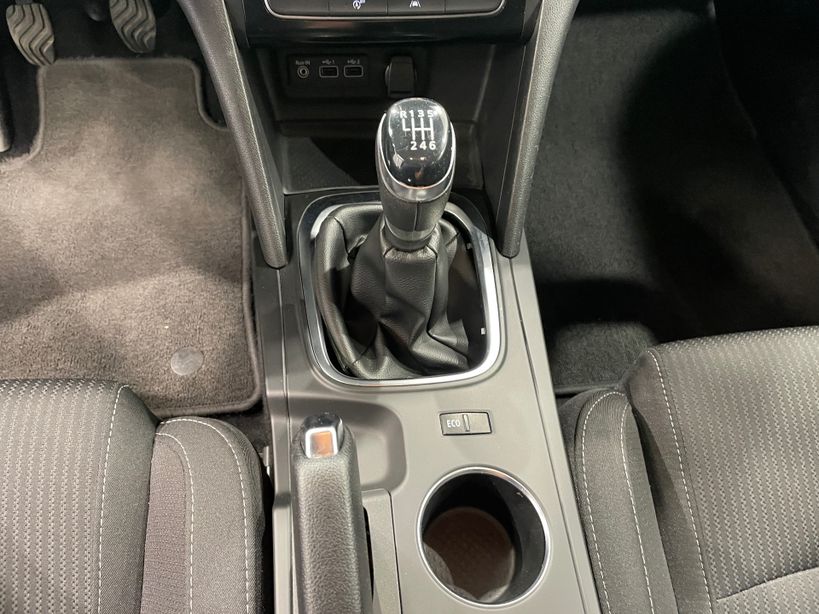 RENAULT MEGANE IV BERLINE 2022 - Photo n°24