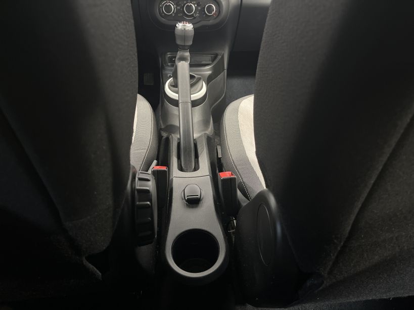 RENAULT TWINGO III 2021 - Photo n°35