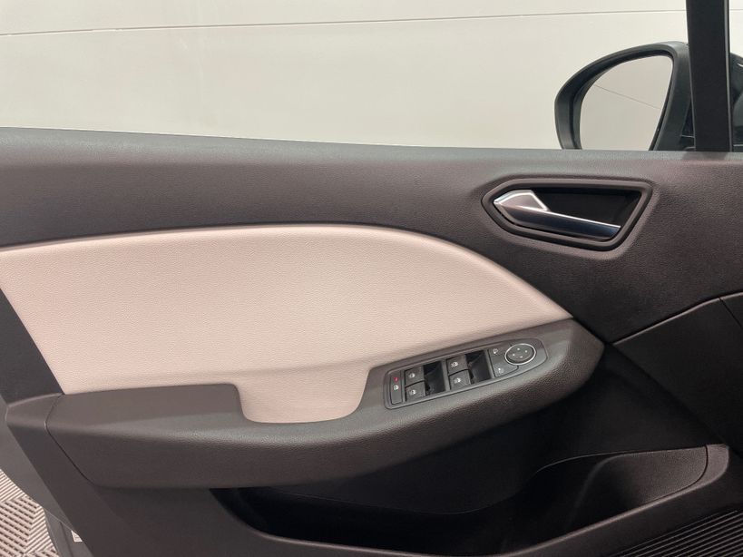 RENAULT CLIO V 2023 - Photo n°21