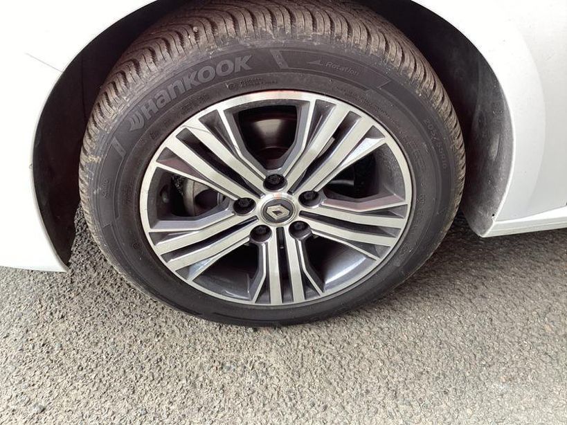 RENAULT MEGANE IV BERLINE 2022 - Photo n°8