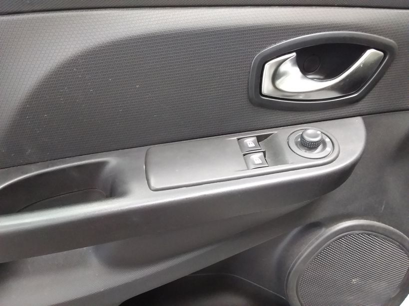 RENAULT CLIO IV 2015 - Photo n°5