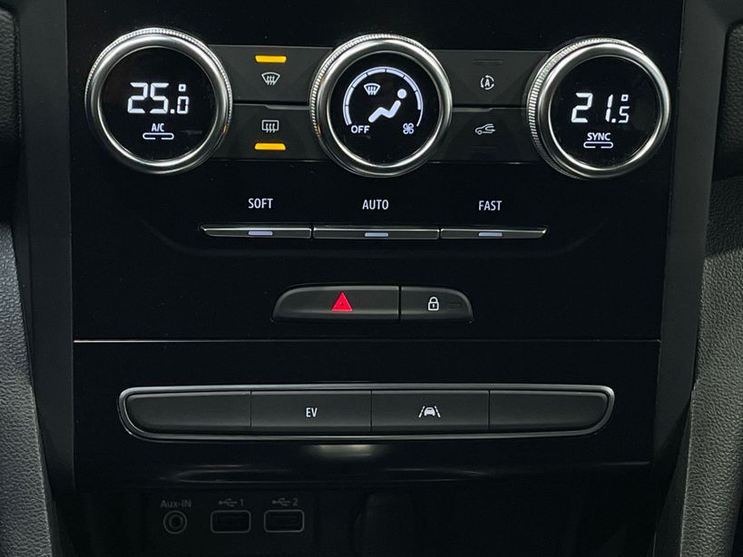 RENAULT MEGANE IV ESTATE 2021 - Photo n°17