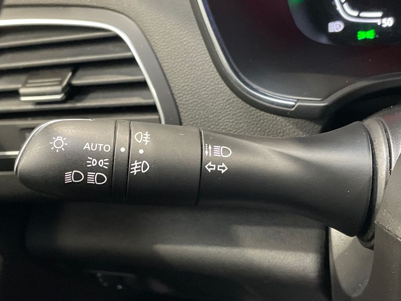 RENAULT MEGANE IV BERLINE 2021 - Photo n°28