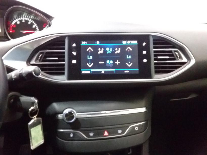 PEUGEOT 308 2020 - Photo n°26