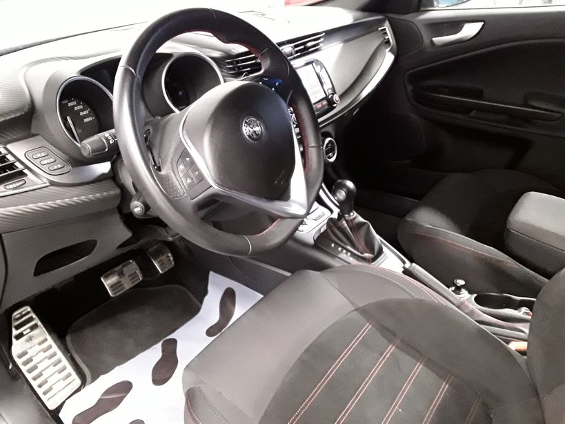 ALFA ROMEO GIULIETTA SERIE 2 2018 - Photo n°17