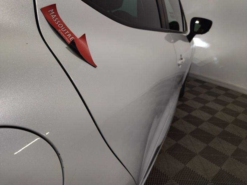 RENAULT CLIO IV 2017 - Photo n°8