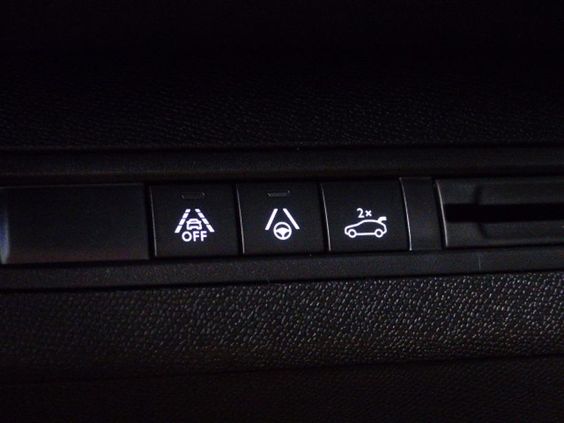 PEUGEOT 3008 2021 - Photo n°20
