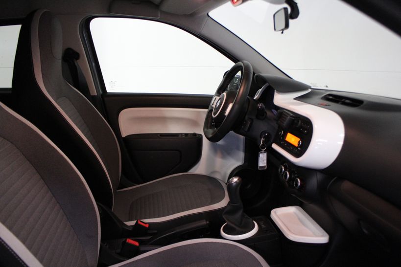 RENAULT TWINGO III 2017 - Photo n°12