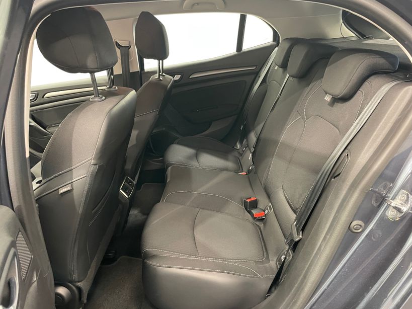 RENAULT MEGANE IV BERLINE 2022 - Photo n°18