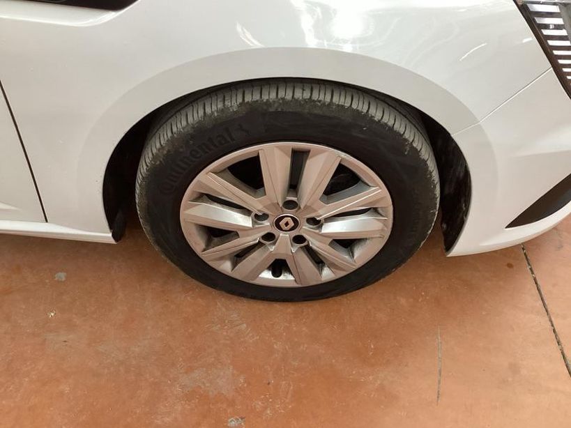 RENAULT MEGANE IV BERLINE 2021 - Photo n°3