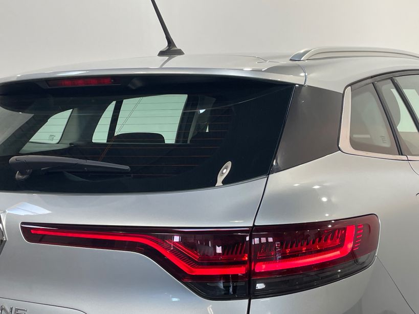 RENAULT MEGANE IV ESTATE 2021 - Photo n°8