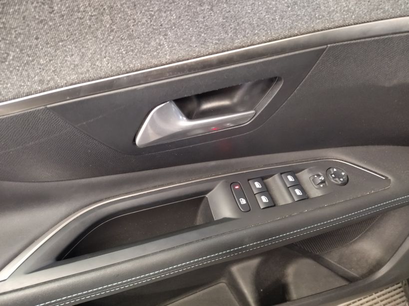 PEUGEOT 3008 2019 - Photo n°26
