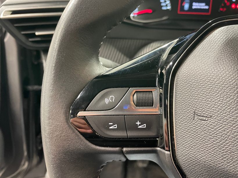 PEUGEOT 208 2023 - Photo n°12