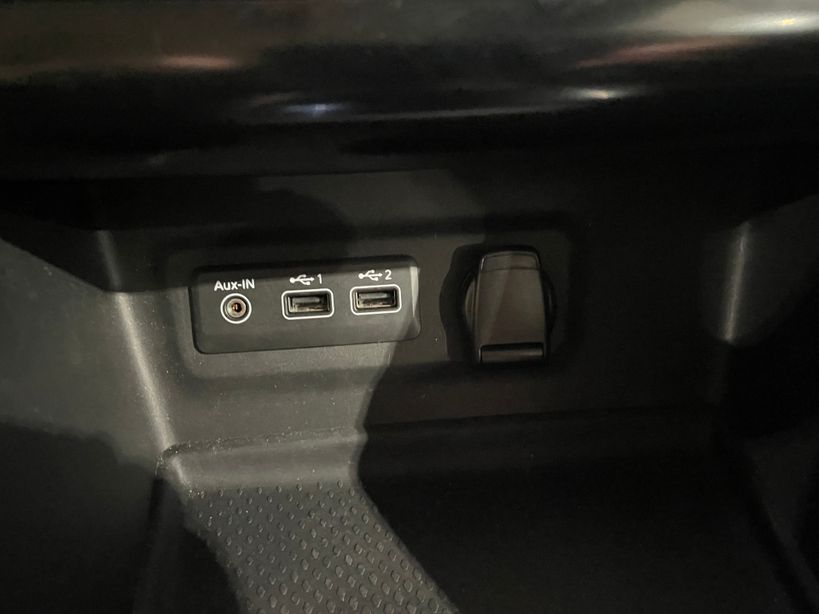 RENAULT MEGANE IV BERLINE 2022 - Photo n°25