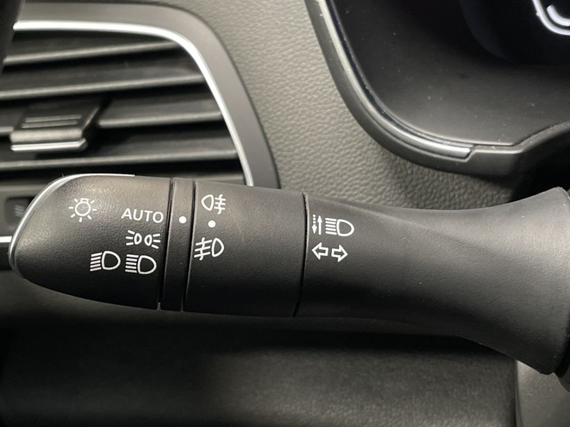 RENAULT MEGANE IV BERLINE 2021 - Photo n°29