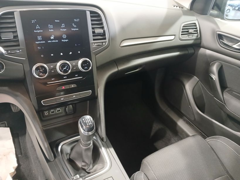RENAULT MEGANE IV BERLINE 2021 - Photo n°30