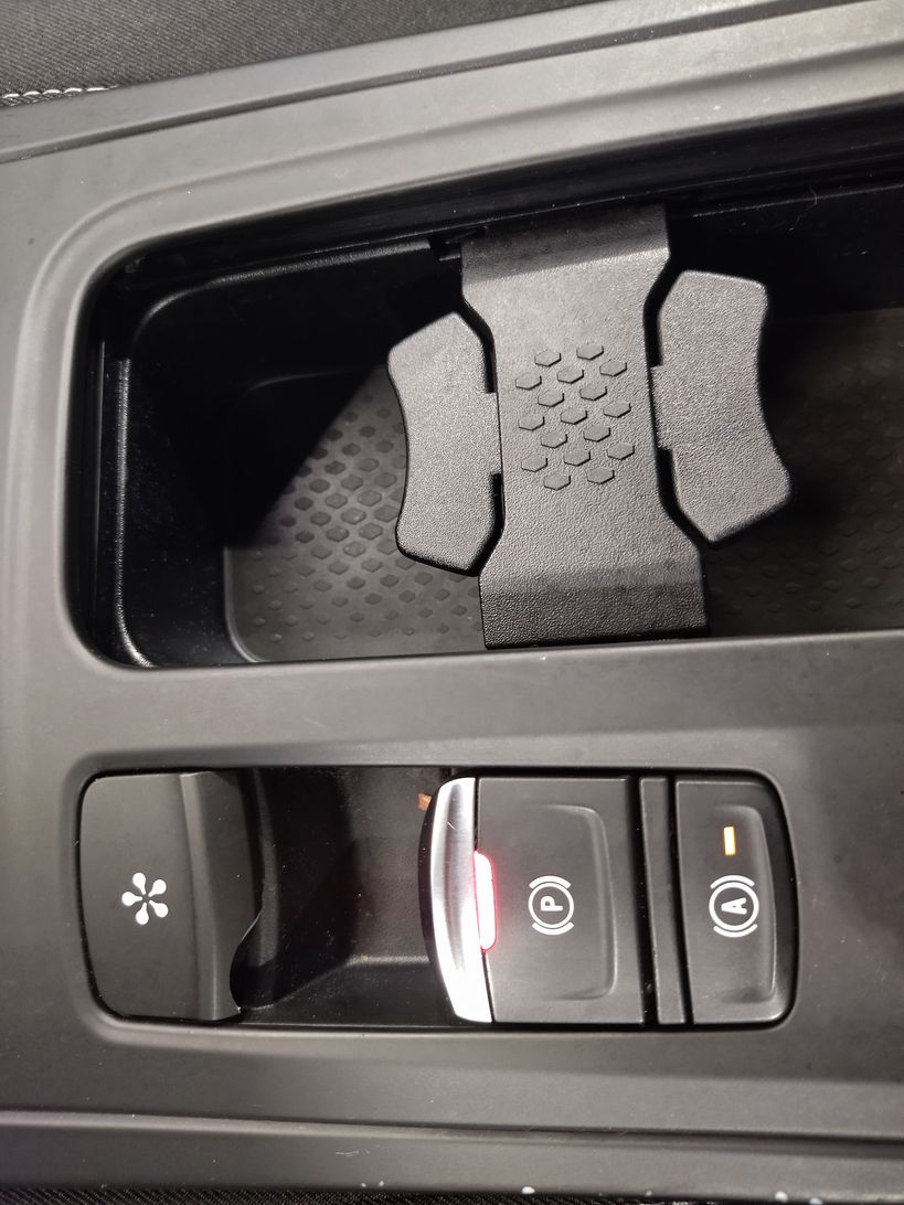 RENAULT MEGANE IV BERLINE 2021 - Photo n°16