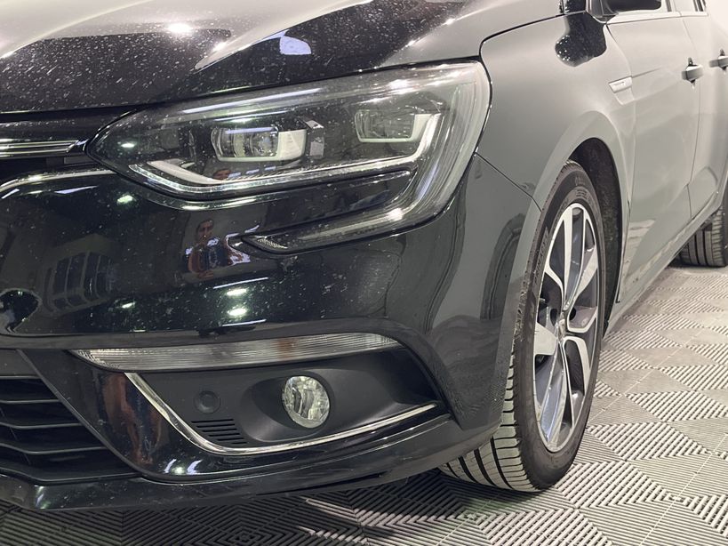 RENAULT MEGANE IV ESTATE 2017 - Photo n°8
