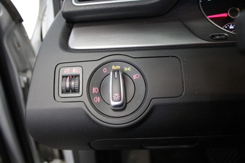 VOLKSWAGEN PASSAT SW BUSINESS 2014 - Photo n°19