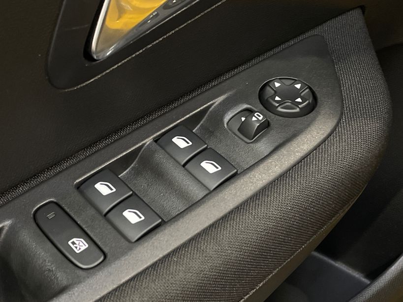 PEUGEOT 208 2022 - Photo n°32