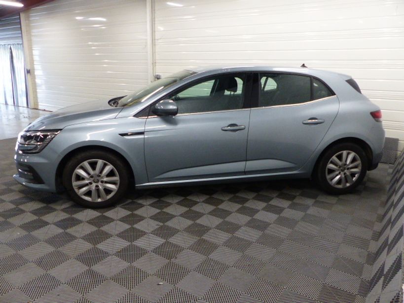RENAULT MEGANE IV BERLINE 2021 - Photo n°11