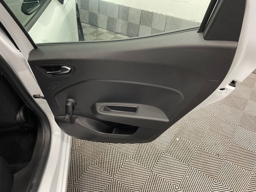 RENAULT CLIO V 2021 - Photo n°30