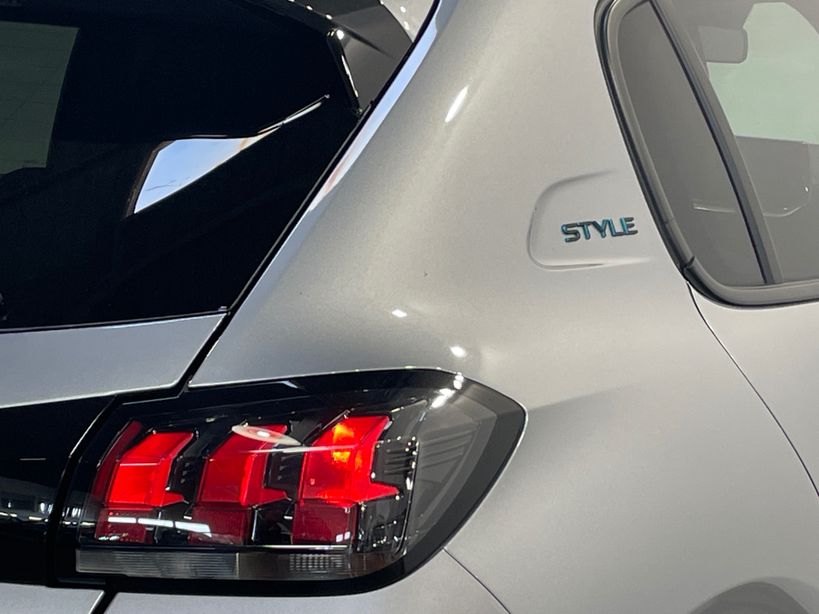 PEUGEOT 208 2023 - Photo n°8