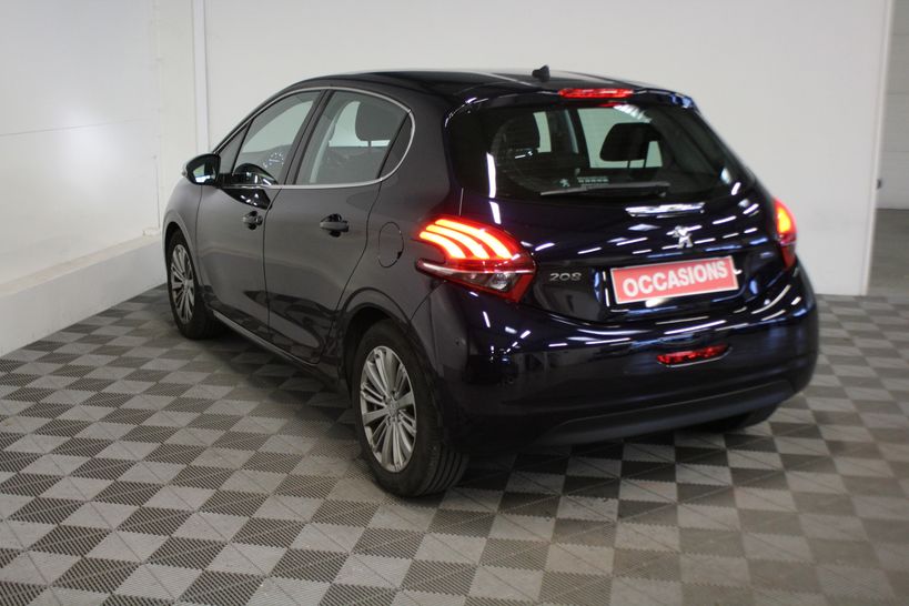 PEUGEOT 208 2015 - Photo n°5