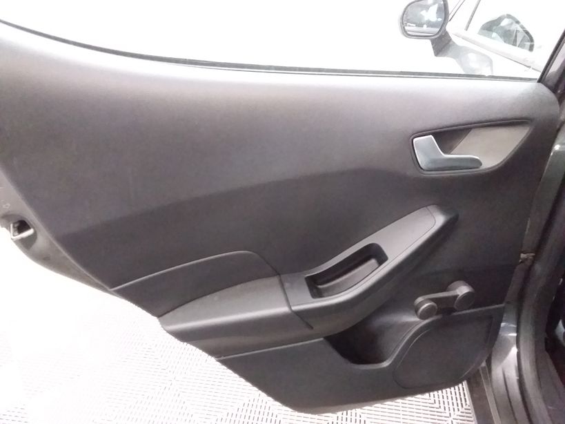FORD FIESTA 2019 - Photo n°17