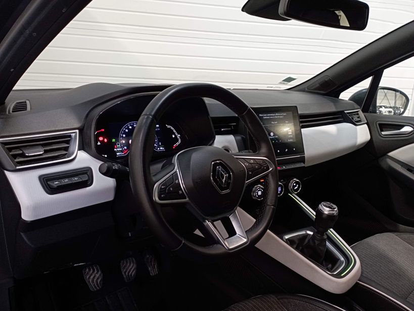 RENAULT CLIO V 2021 - Photo n°12